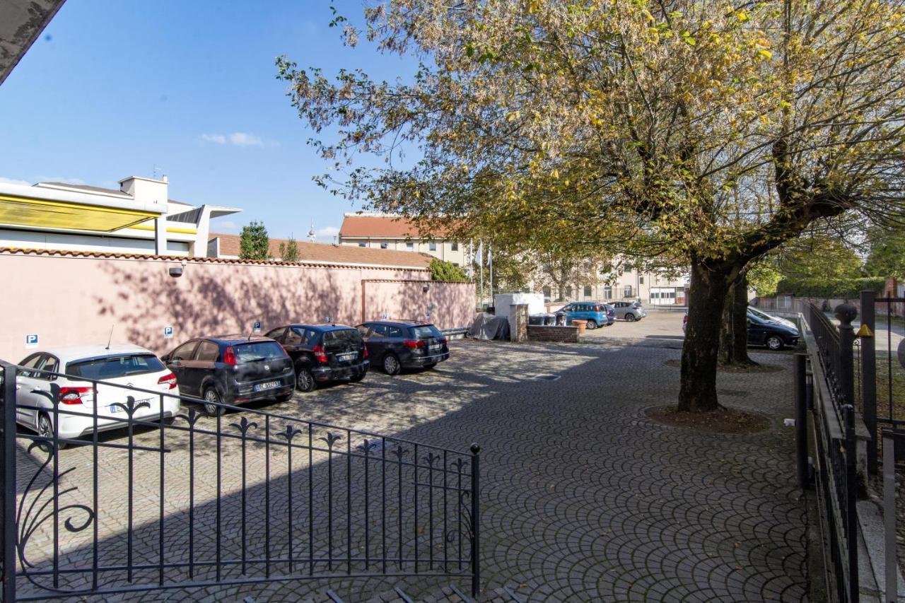 V12 Apartments - Vittoria 12 Novara Exterior foto